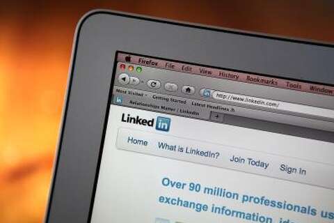 How to Add Contract Work to LinkedIn