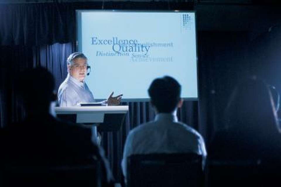How to combine powerpoint presentations with different templates