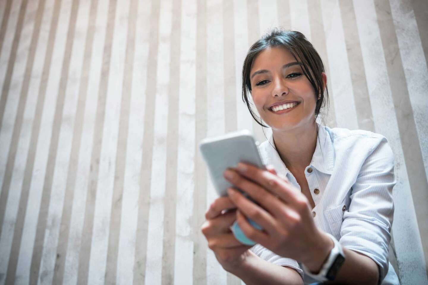Advantages & Disadvantages of Instant Messaging in Business