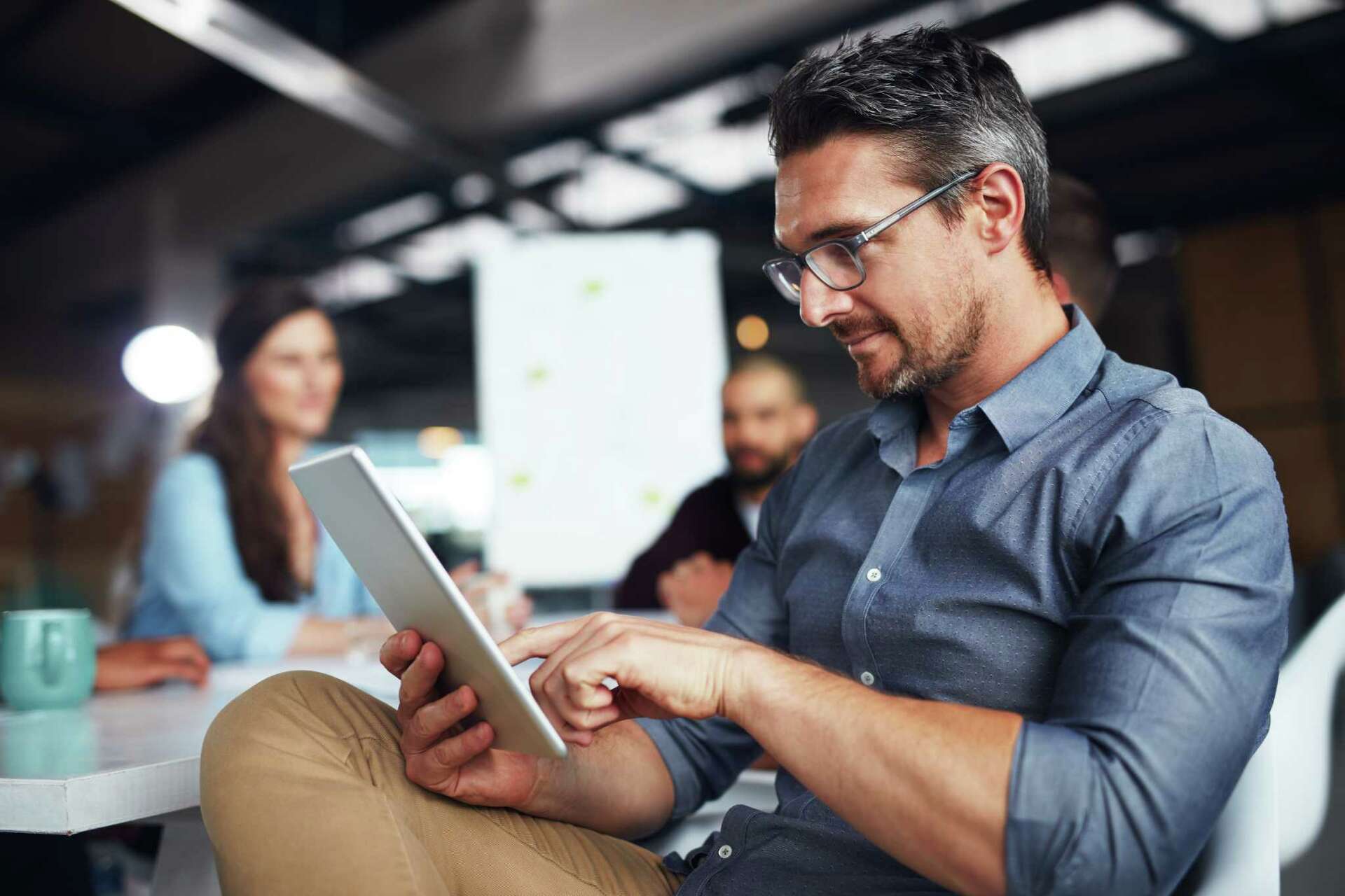 Advantages &amp; Disadvantages of Using the Internet for Employee 