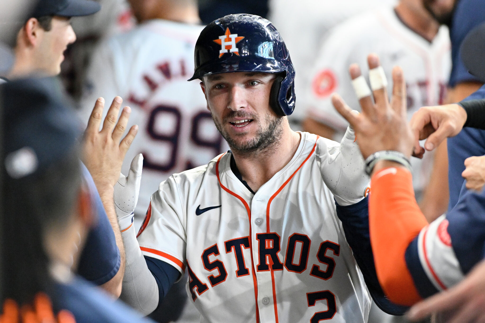 From Cheers To Boos: Houston'S Wild Night Featuring Correa'S Return, Bregman'S Tribute, And A Controversial Hr! - 17kvhr4