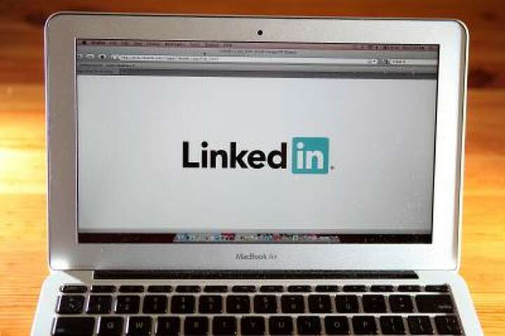 LinkedIn Display Name Tips