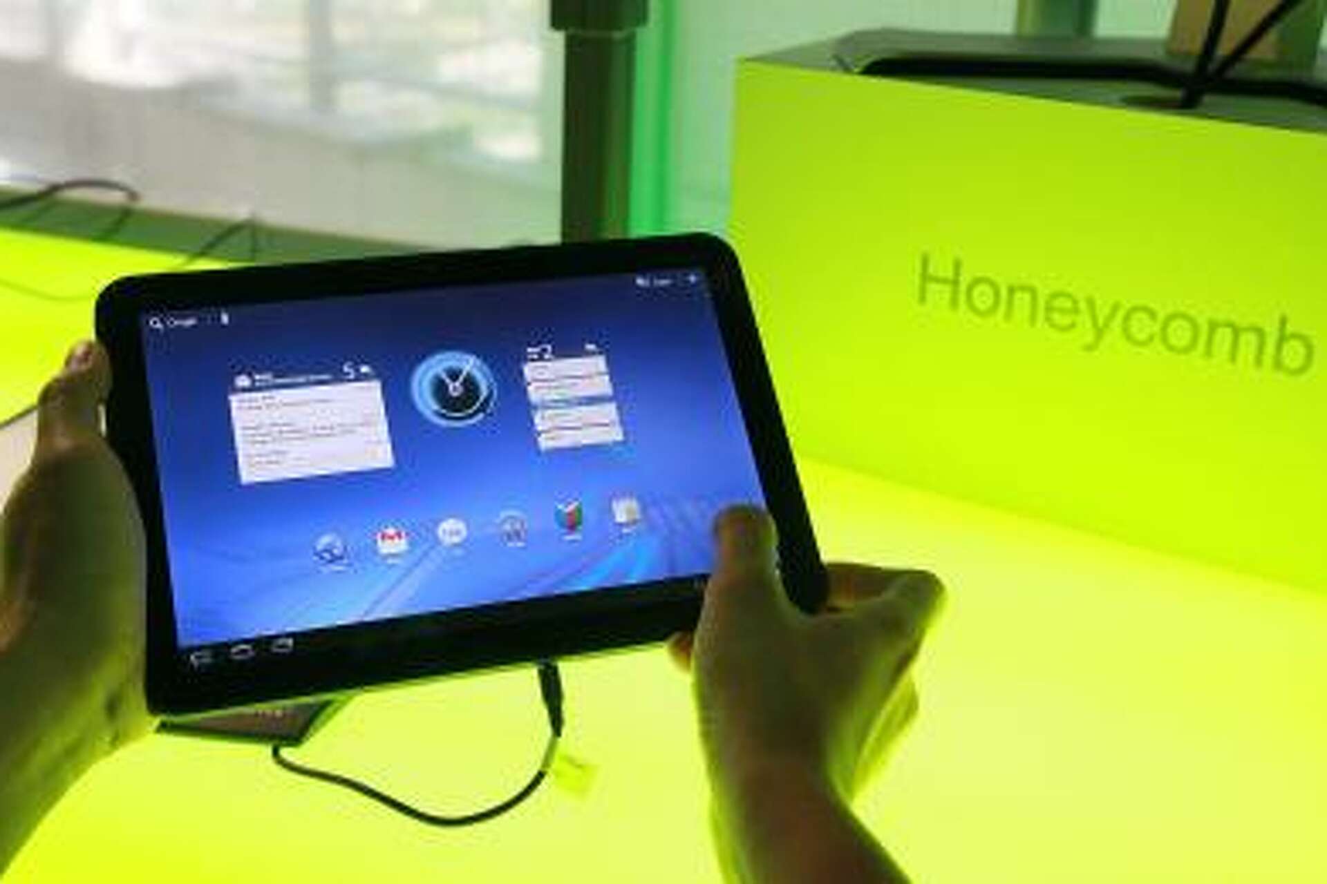 How to Connect to a Windows 7 Computer From an Android Tablet