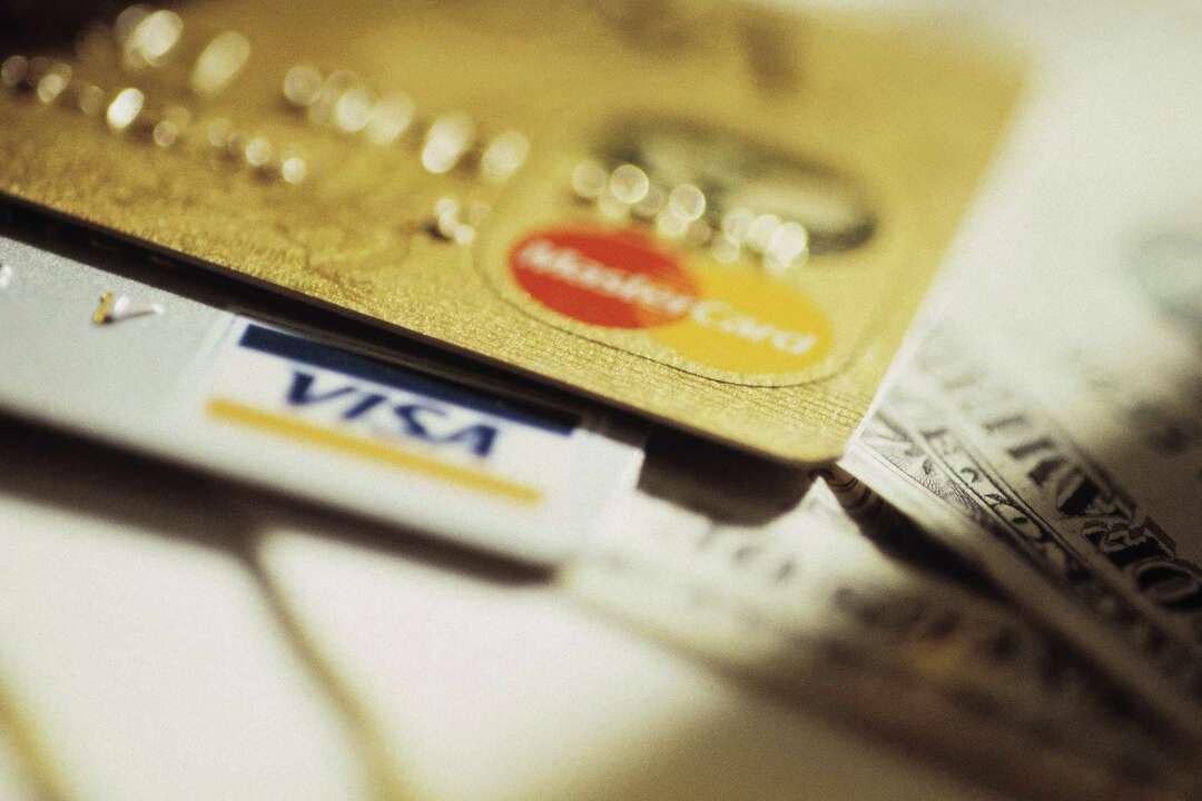 How to Determine the Issuing Bank for a Visa Card