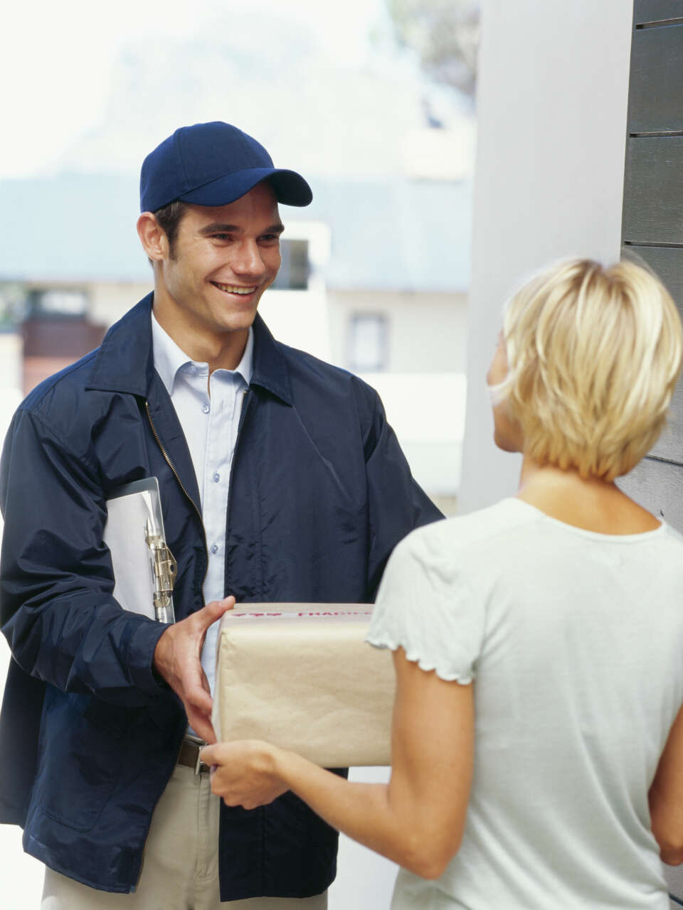 how to mail package to canada from us