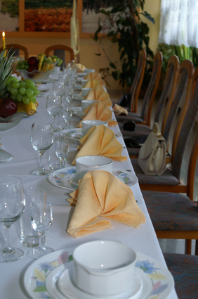 How to Plan a Business Dinner Party