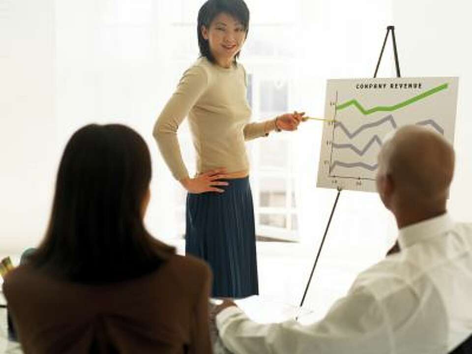 How to Project a PowerPoint From a Computer