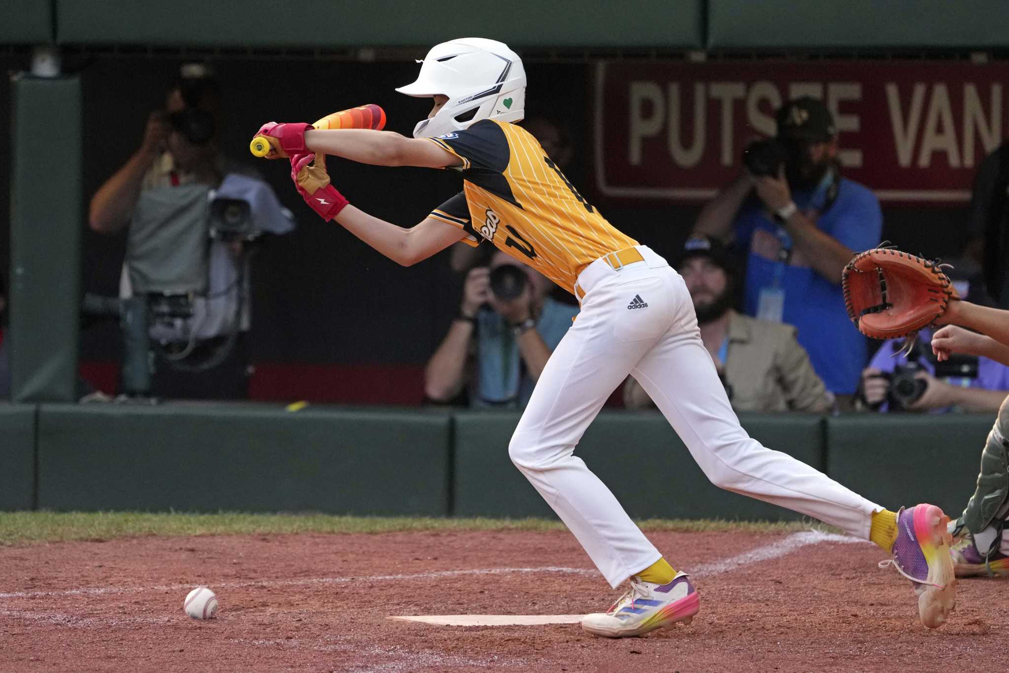 Lake Mary, Florida, rallies to beat Taiwan 21 in 8 innings to win