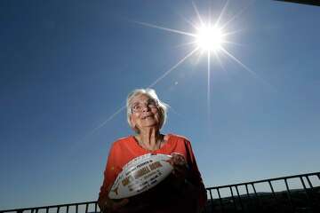 Edith Royal, wife of ex-Longhorns football coach Darrell Royal, died