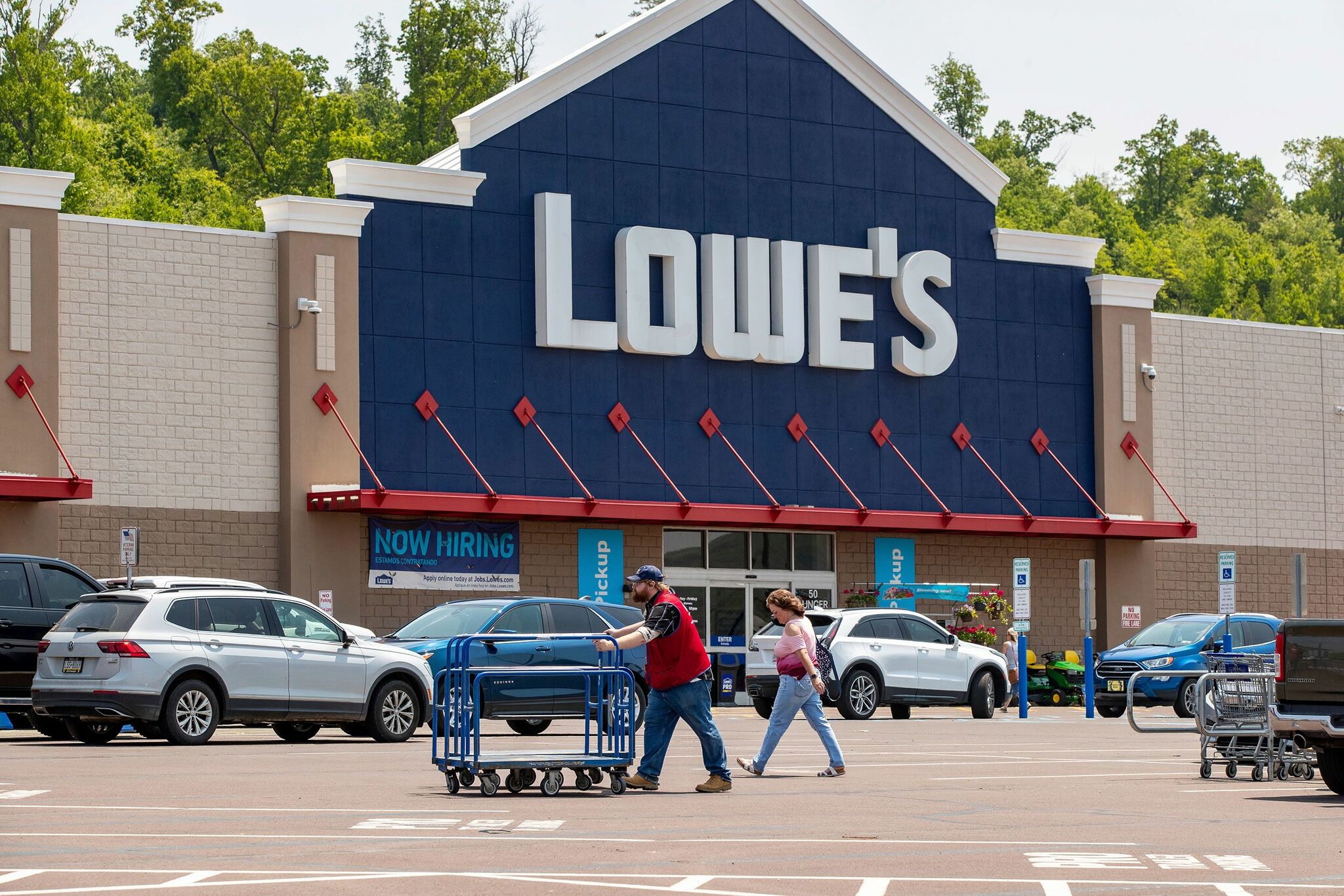 Lowe's to close all 1,700 stores for 24 hours on Easter Sunday