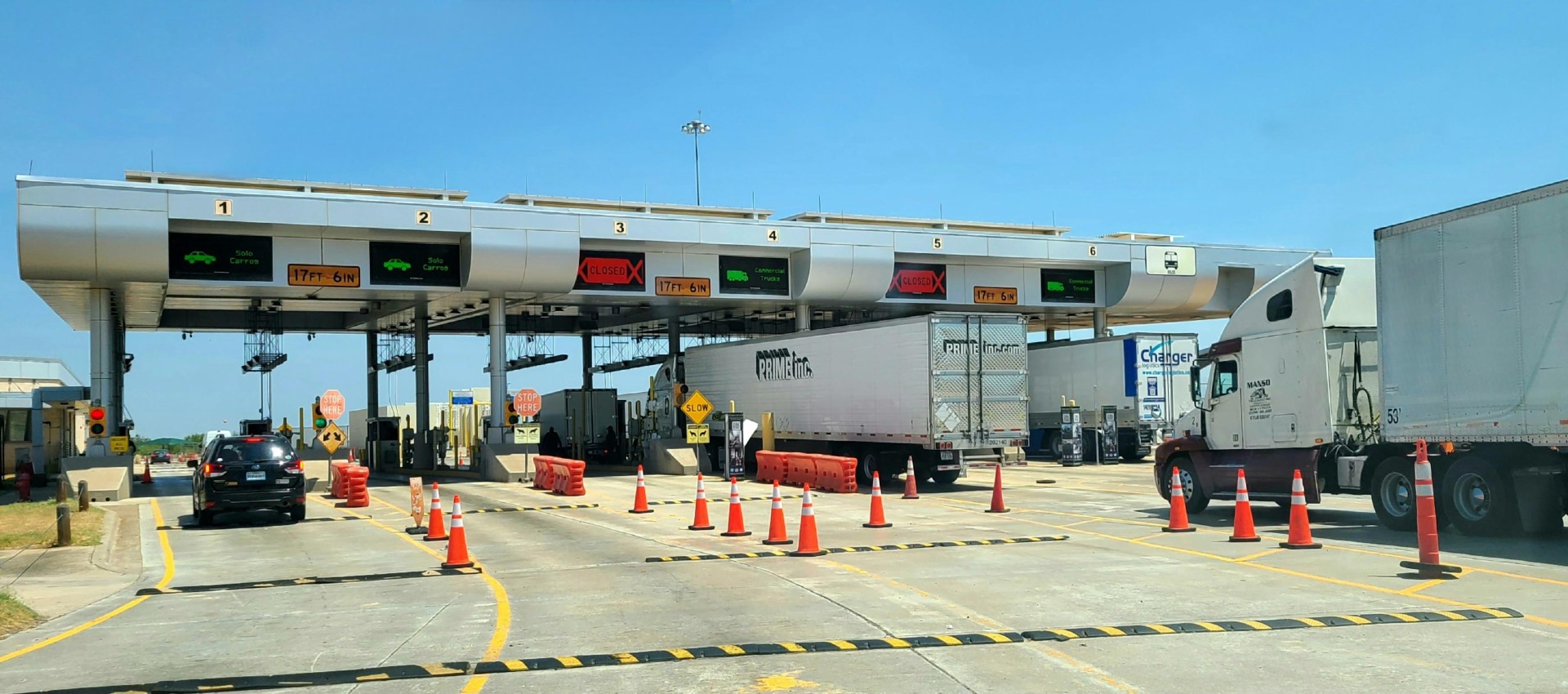 Laredo Sector BP agents find migrants in truck's cab; driver arrested