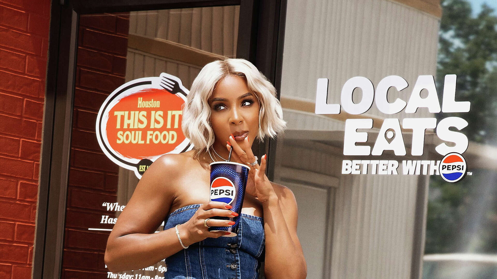 Houston this is it soul food seen in pepsi campaign with kelly rowland
