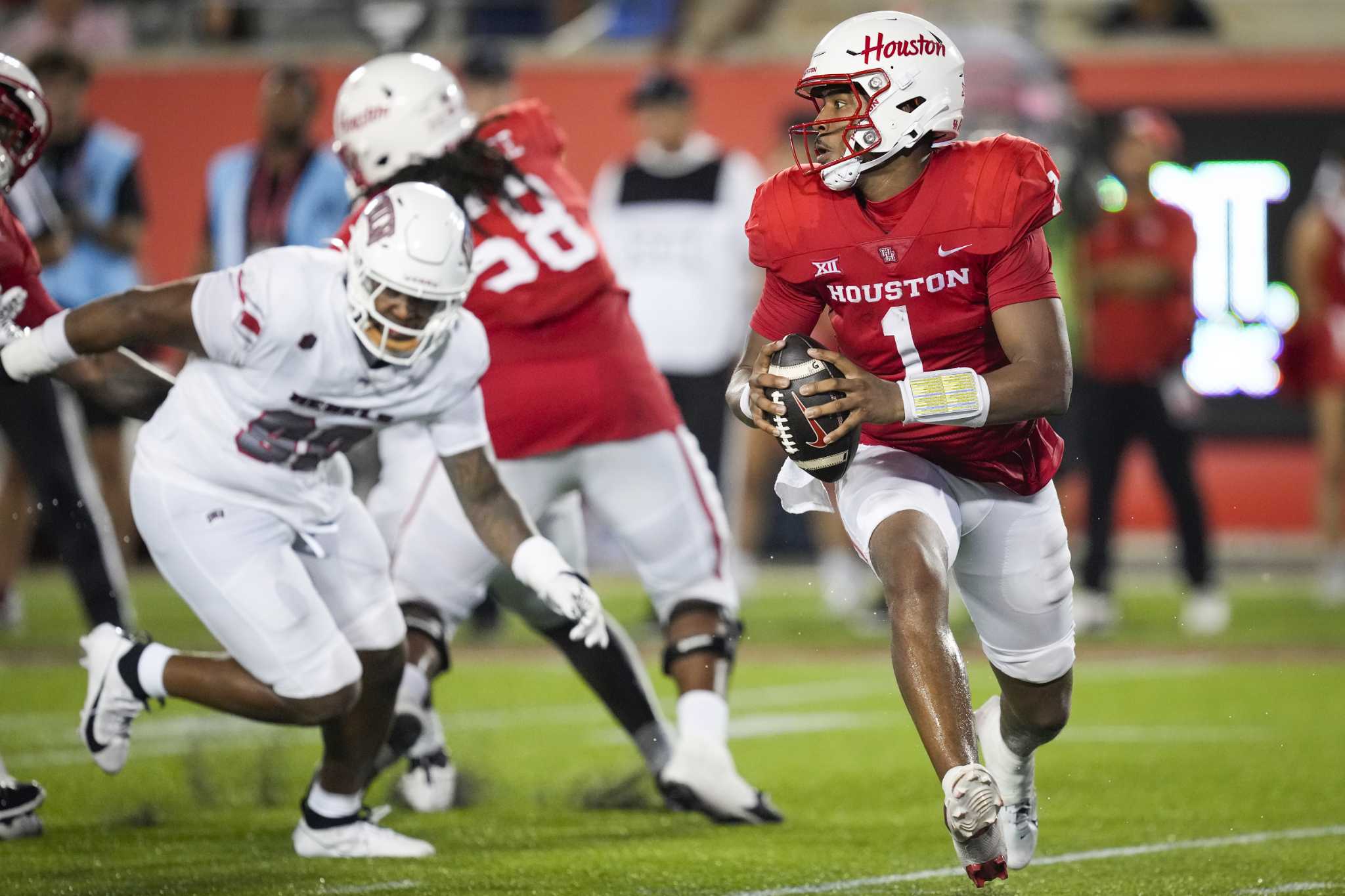 Stream Uh Football Home Games In Stunning Hd On Spectrum Sports - w3y9ewl