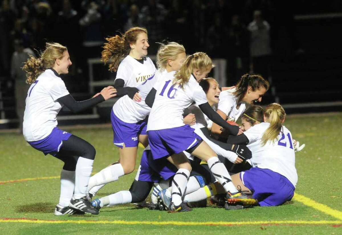 Westhill Girls Beat Darien, Advance To FCIAC Championship Game