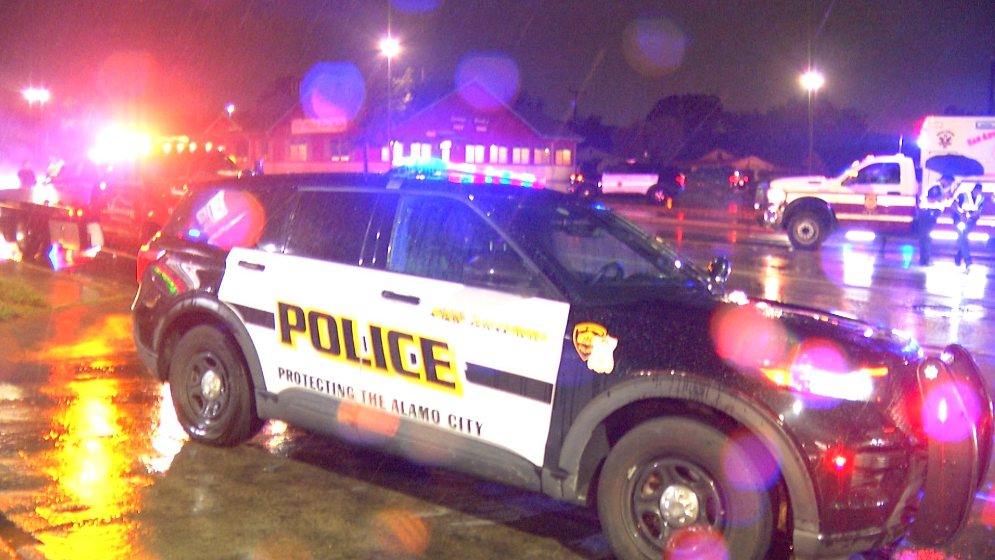 San Antonio man killed trying to cross the street, police say