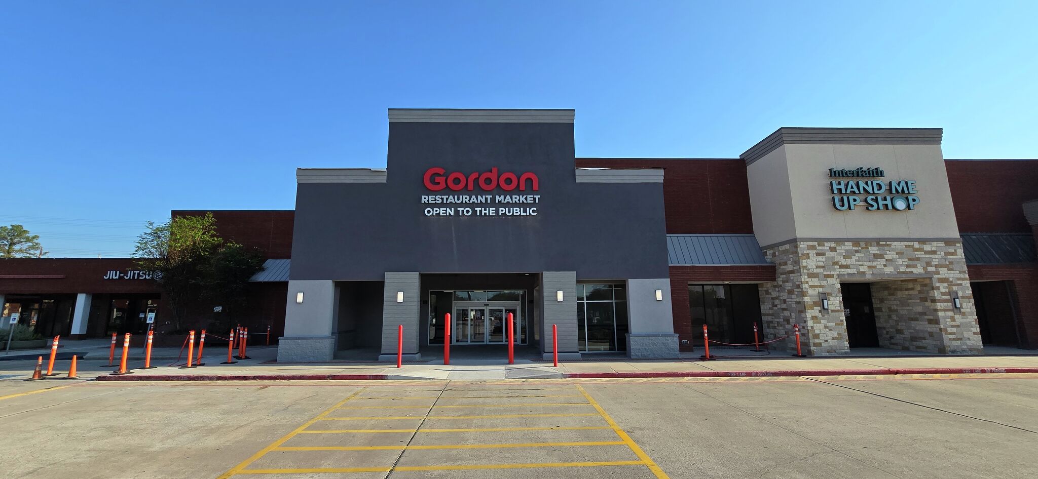 Gordon Food Service opens grocery store in The Woodlands
