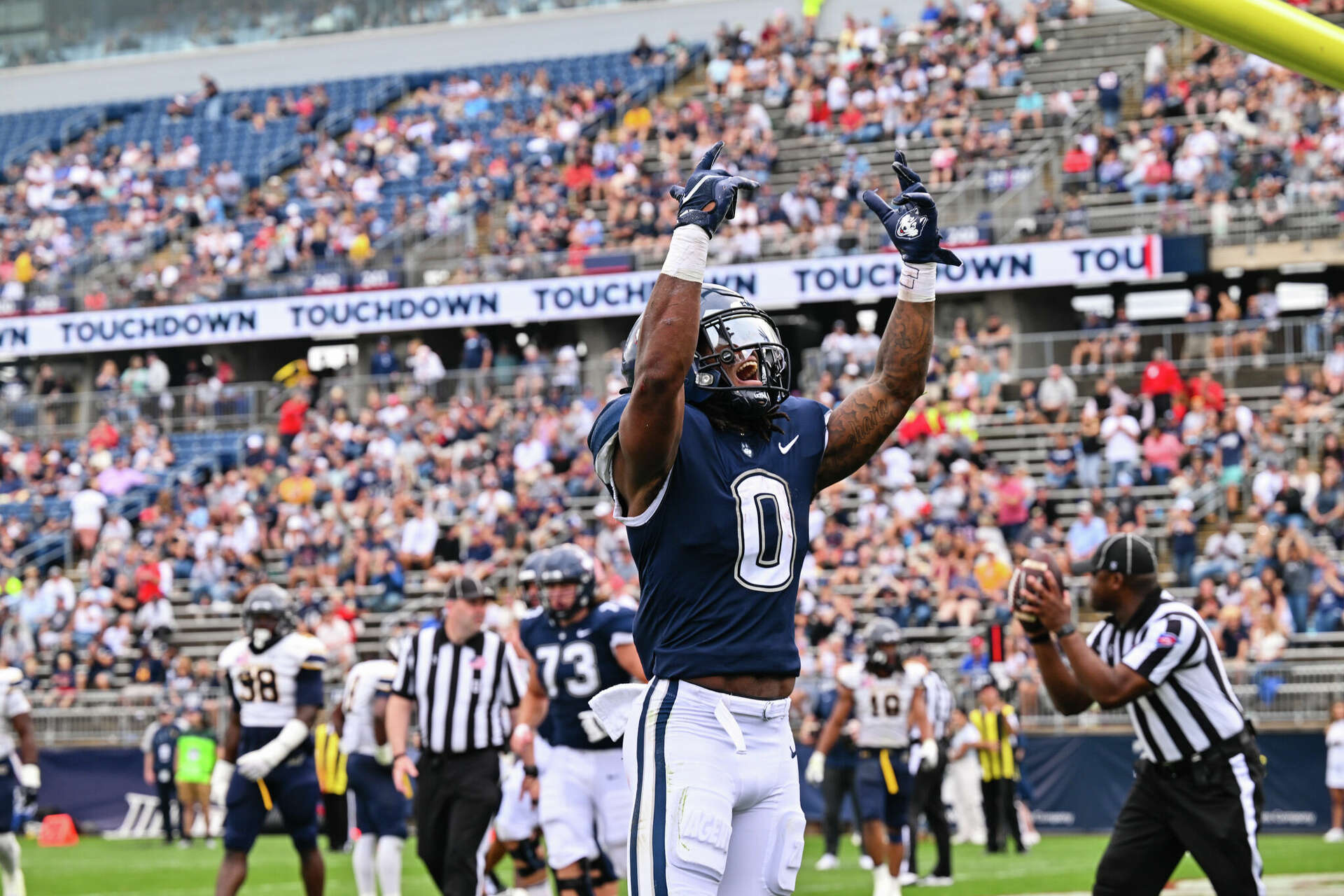 UConn QB Joe Fagnano leads Huskies to win in home opener