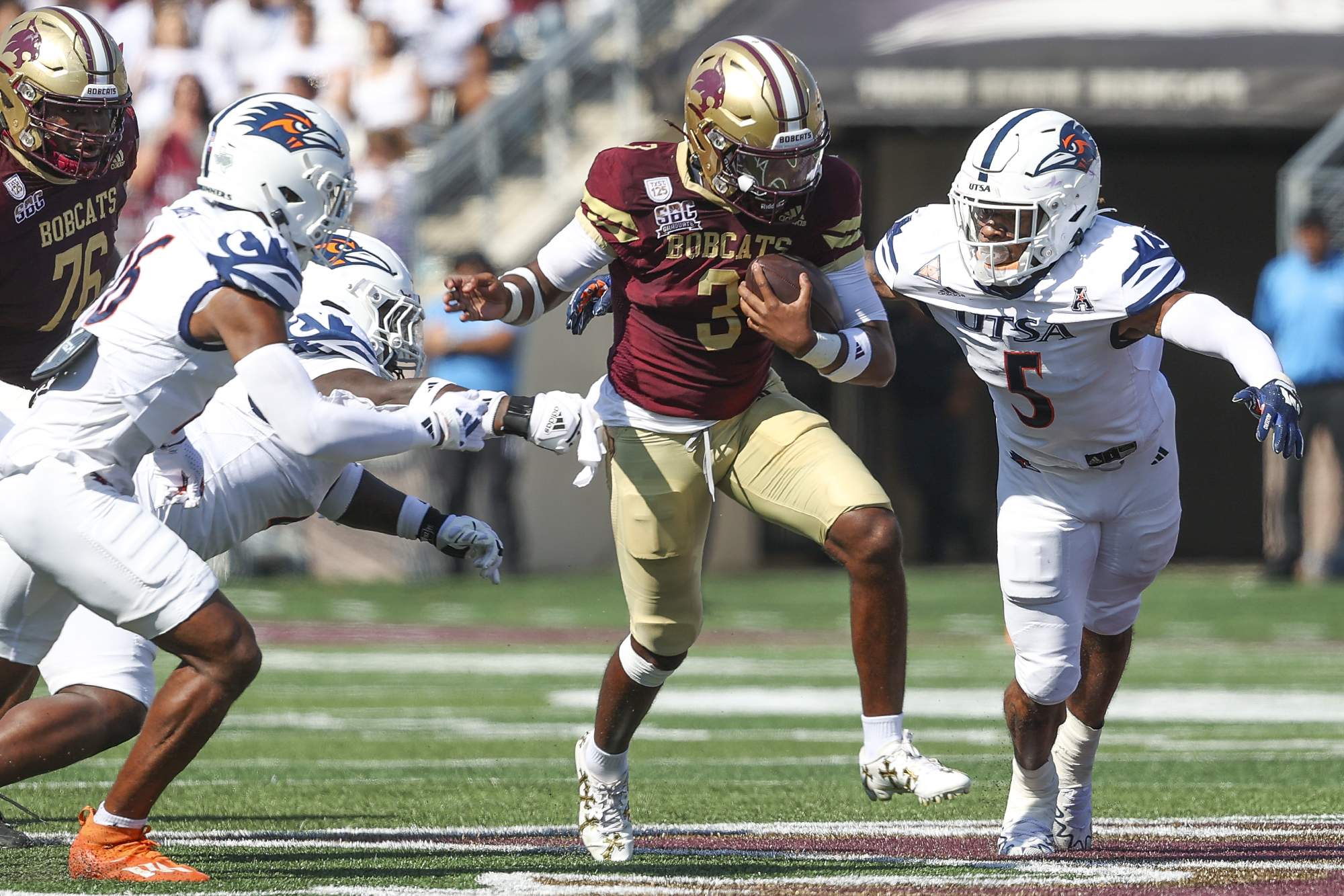 Texas State stays perfect in Sun Belt with rout of Red Wolves