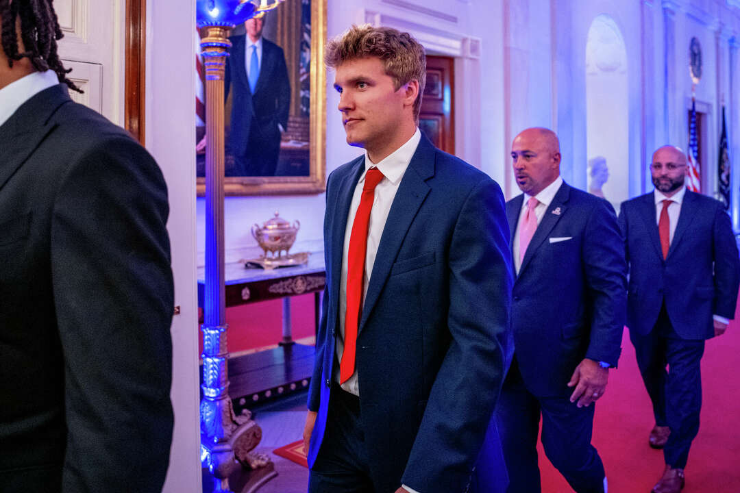 Former UConn guard Cam Spencer faces his older brother in NBA game.