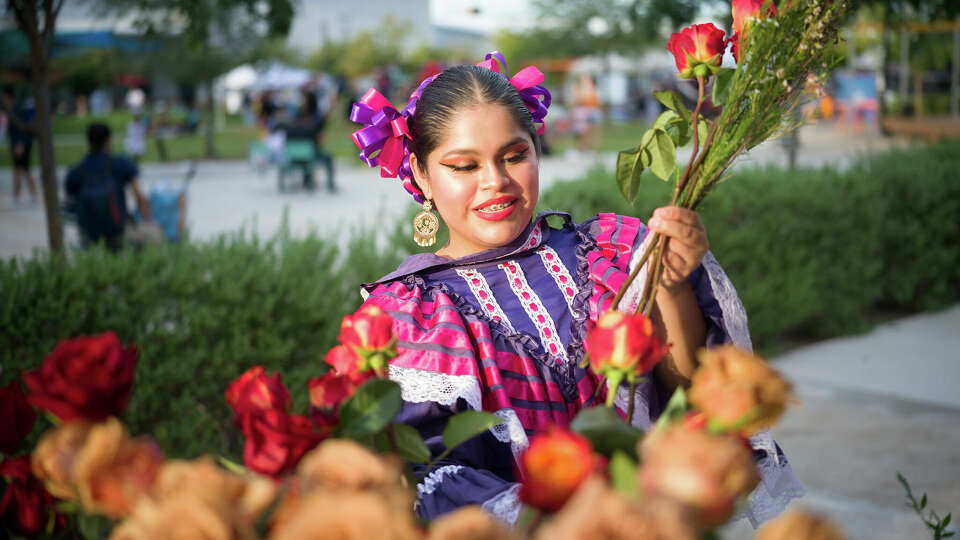 Hispanic Heritage Month Dancer at Houston Farmers Market.