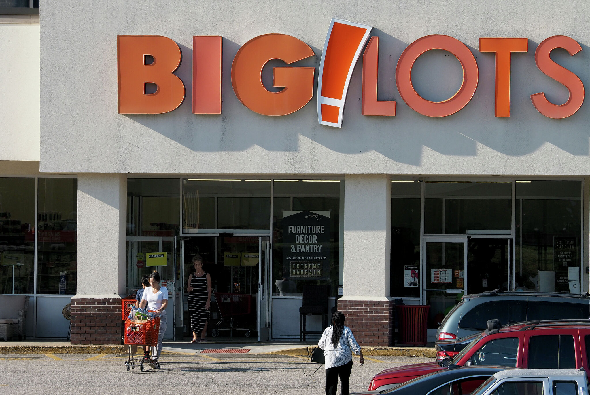 Big Lots to sell assets, including 6 CT stores, to Variety Wholesalers