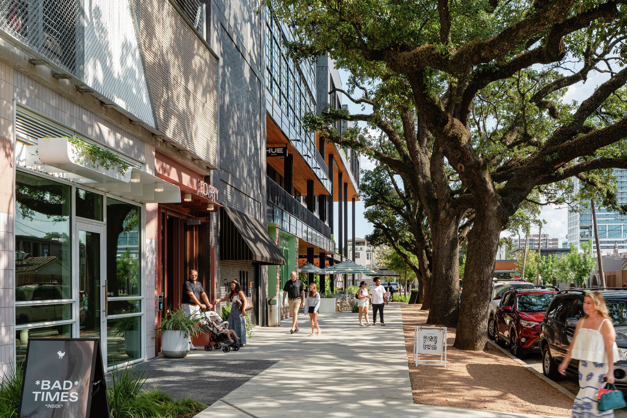 Photo inspiration: Fresh Look at Luxury Resale Store The Realreal Opens In Montrose Collective
