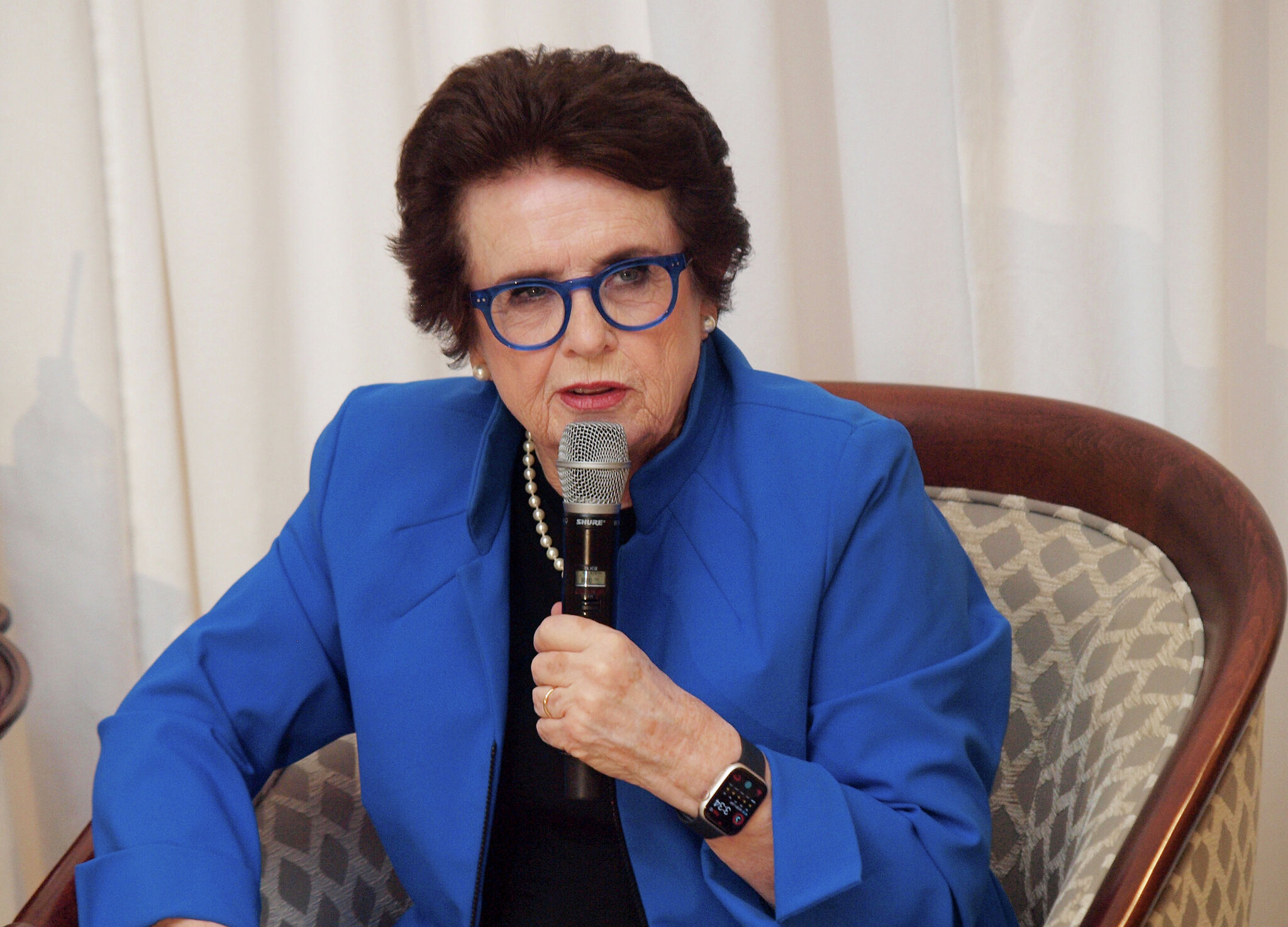Wheaties box and rackets in hand: How Darien fans greeted tennis legend Billie Jean King