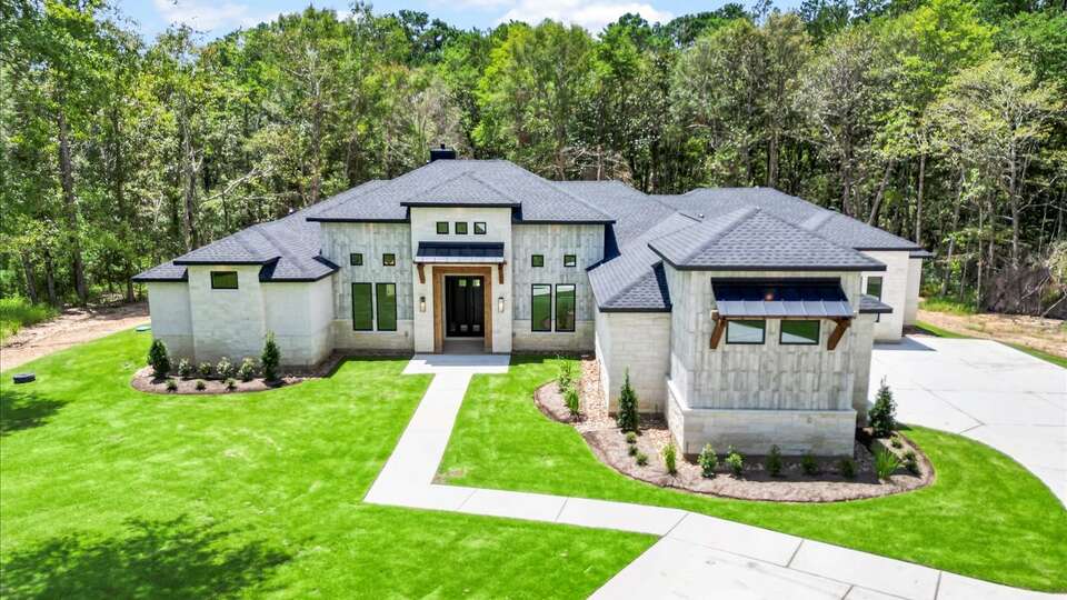 Blackoak Custom Homes is one of the builders in Republic Grand Ranch.