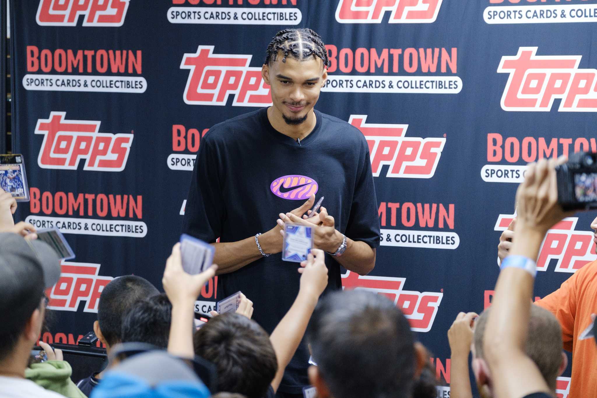 Topps releases exclusive Victor Wembanyama trading card set