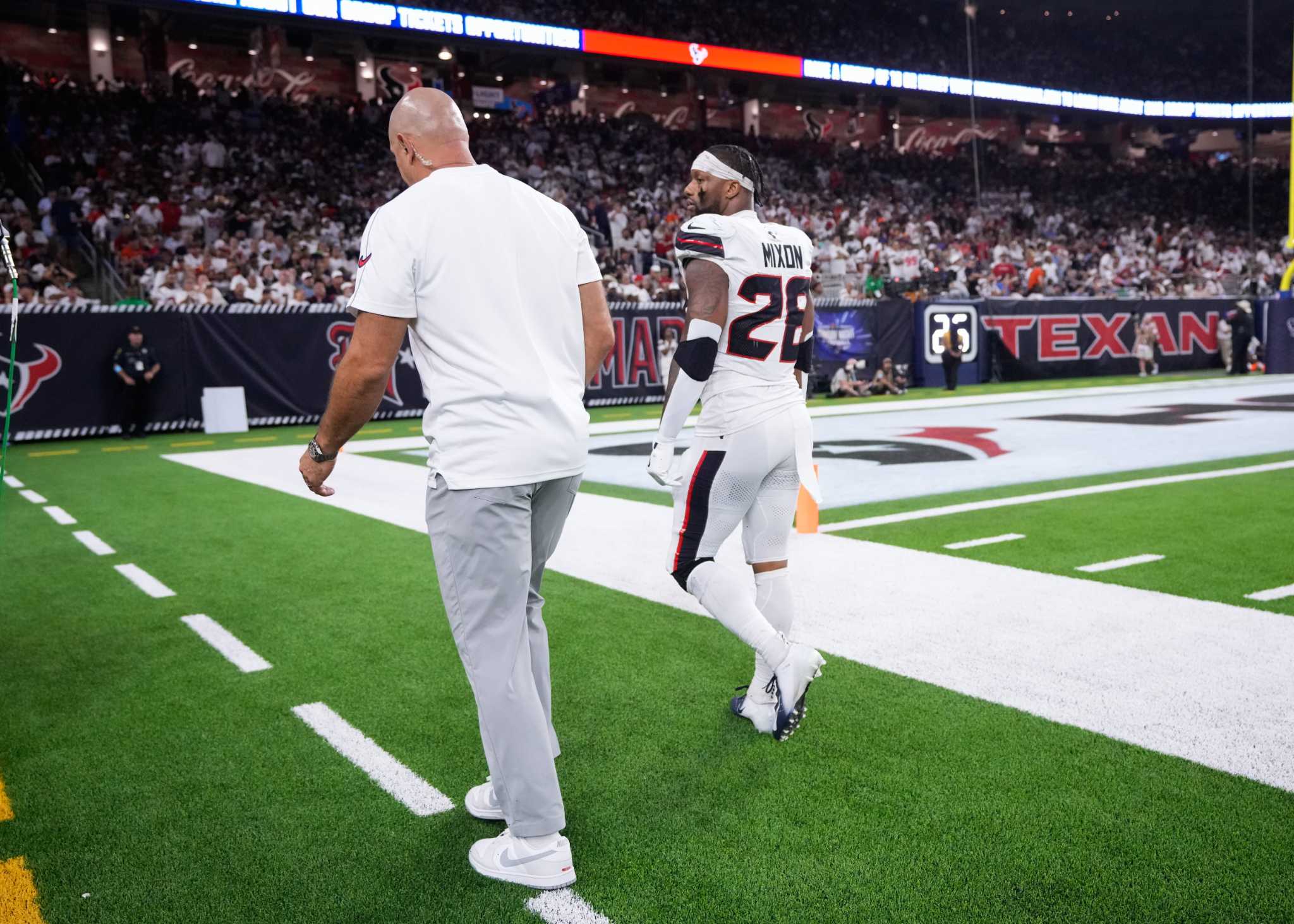 Houston Texans: Joe Mixon, Jarrett Patterson out for Vikings