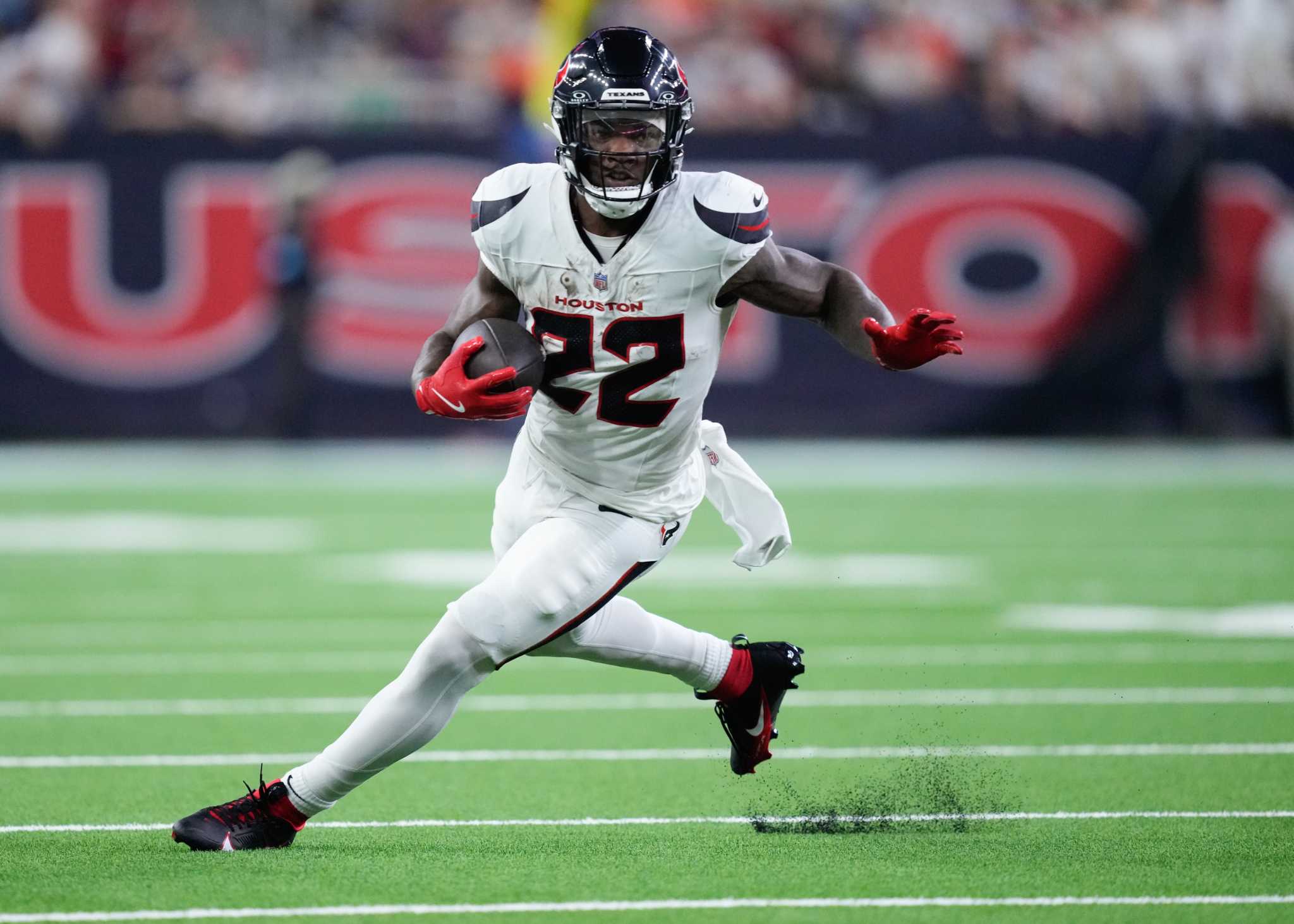 Houston Texans: Joe Mixon misses practice, Cam Akers preps for start