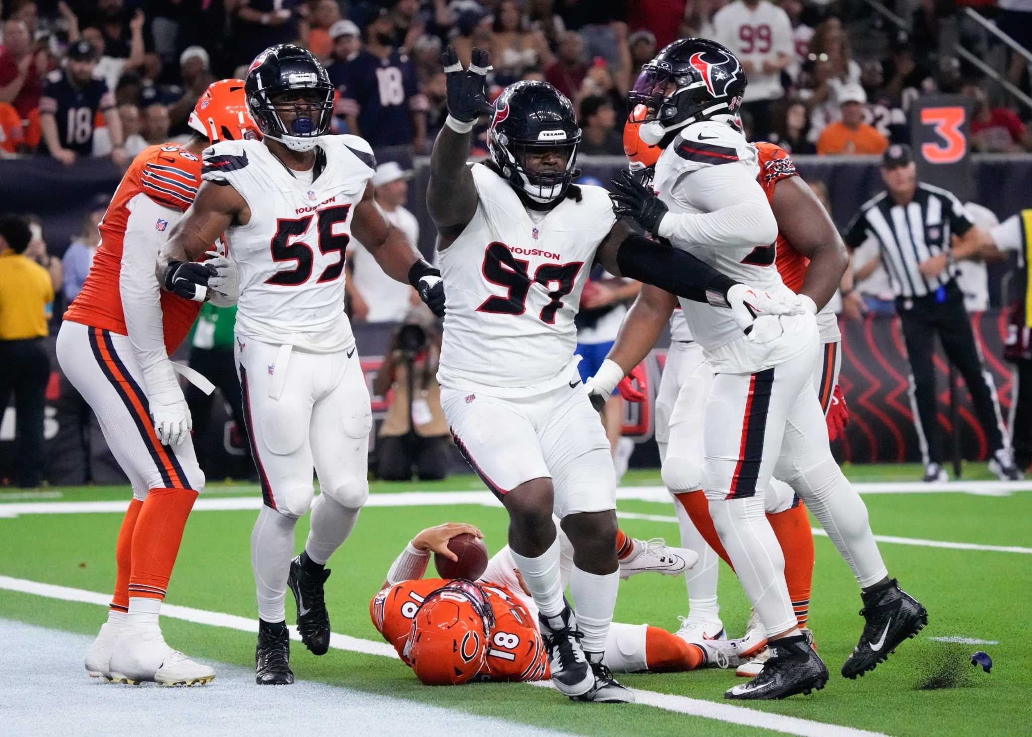 Houston Texans: Defensive pressure gets to Bears' Caleb Williams