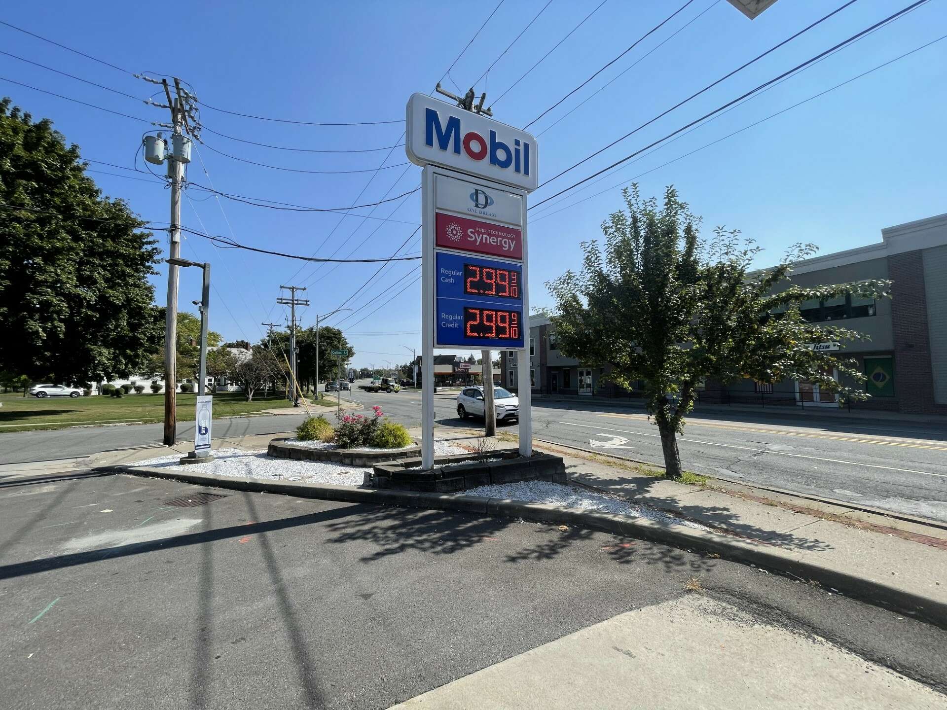 Gas prices in Capital Region drop below $3 per gallon in some spots