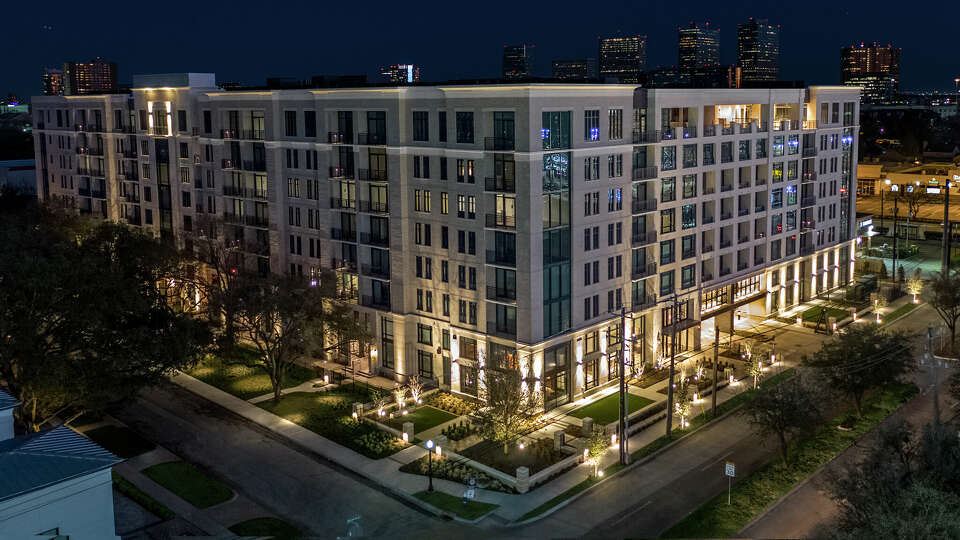 NOVEL River Oaks, the Houston apartment complex featured in Netflix's 'Love is Blind', will soon be home to upscale American restaurant Fielding's.