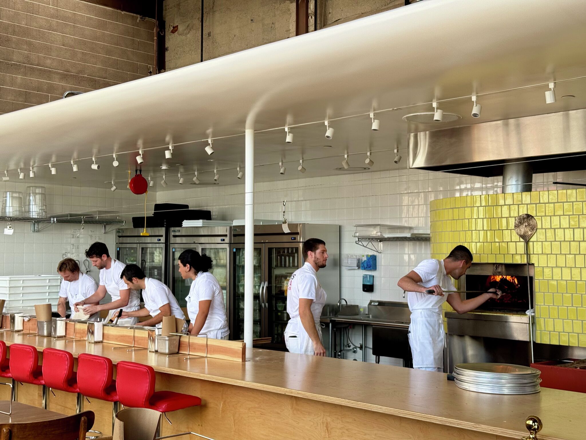 Cult-favorite Oakland pizzeria returns and sells out in 90 minutes