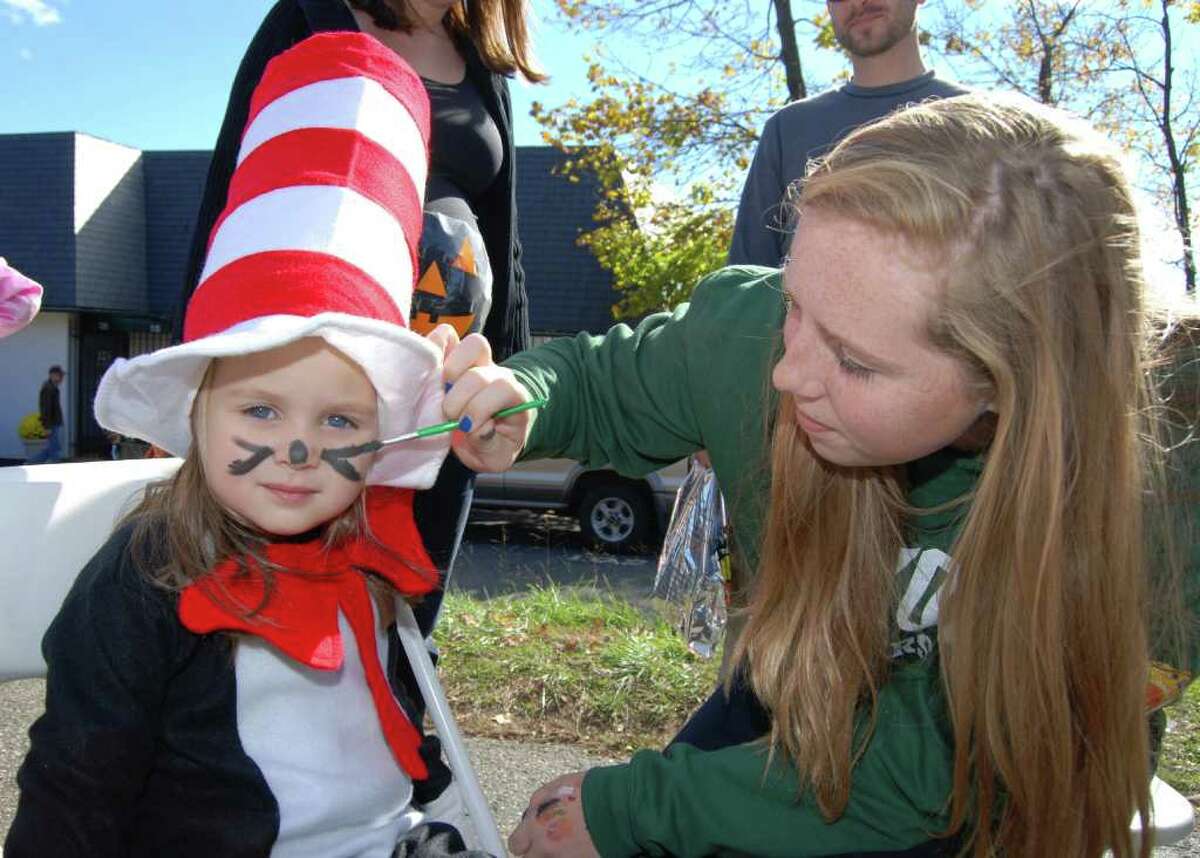 New Canaan families come out for annual Halloween parade