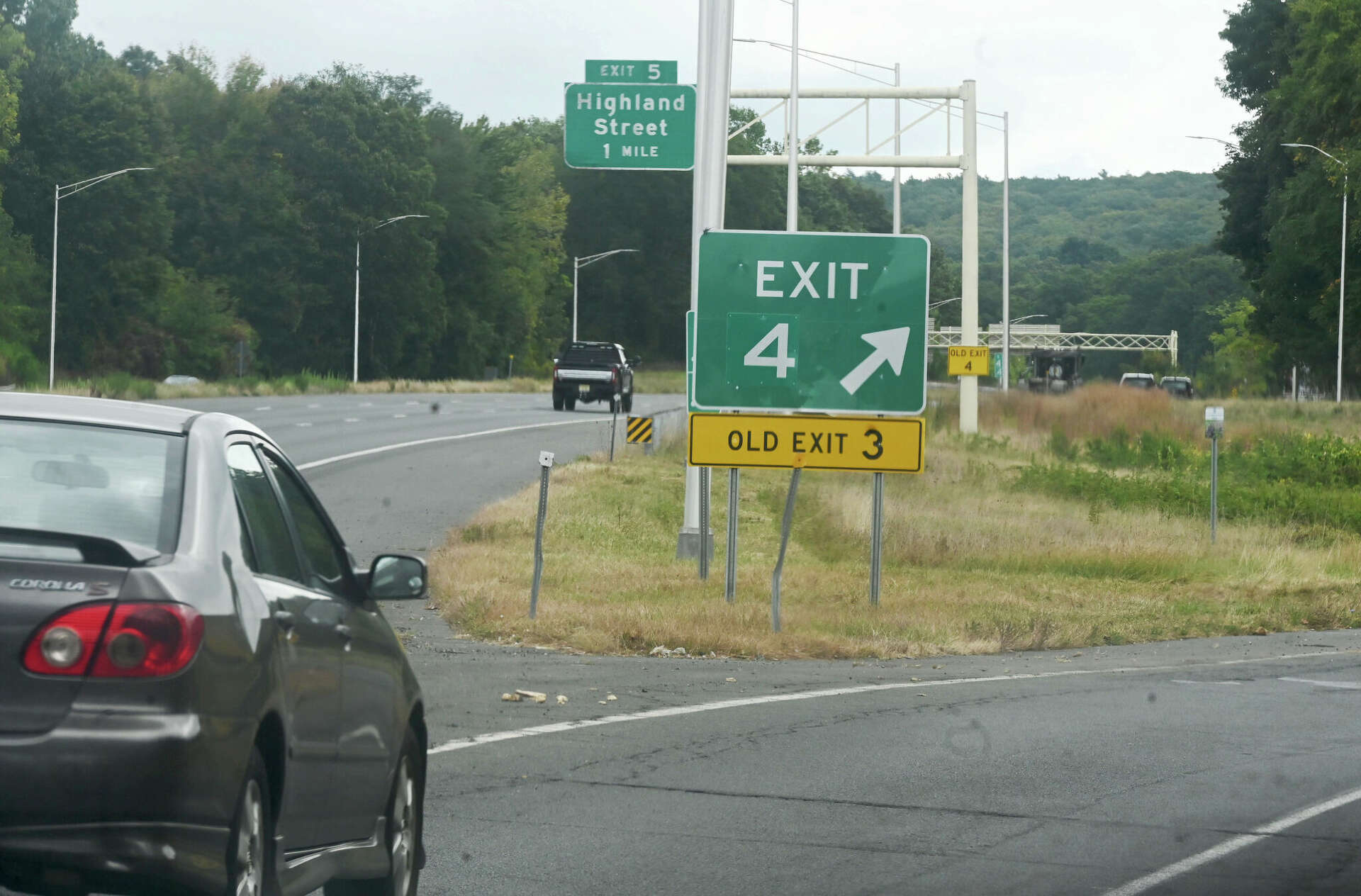 Interstate 384 is getting new exit numbers from Manchester