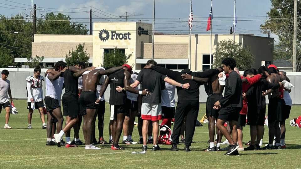 Yabba dabbing doo! The end of practice means it's time for the Houston Cougars to bond.