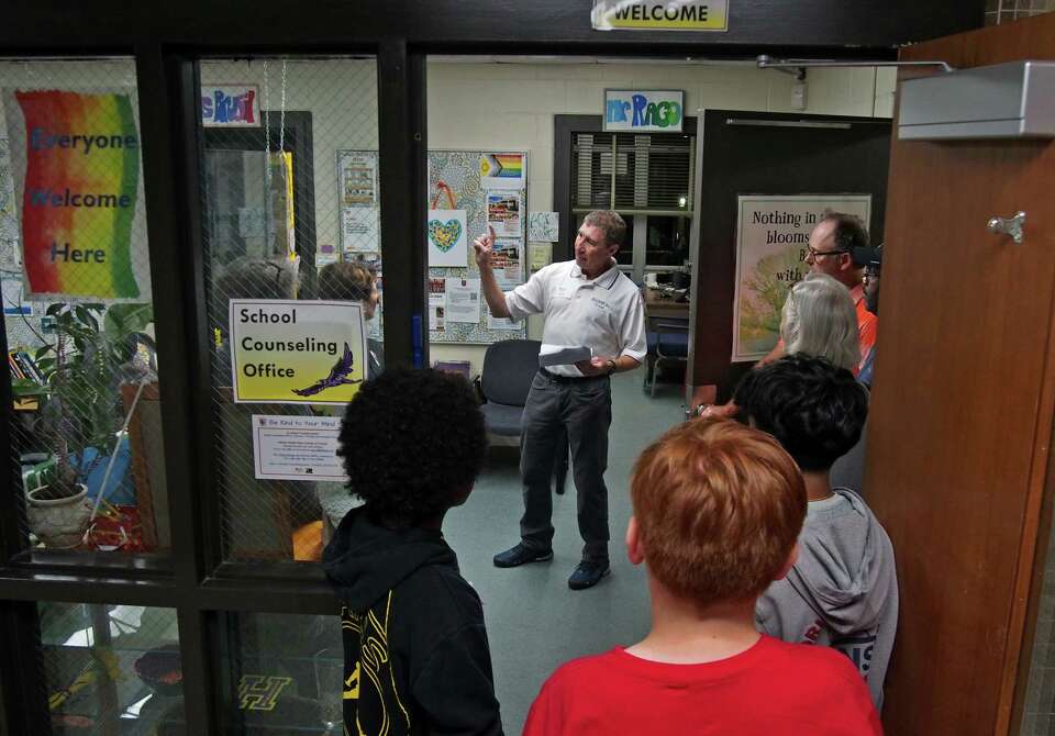 Approving funding for new Hillcrest Middle School on Trumbull ballot