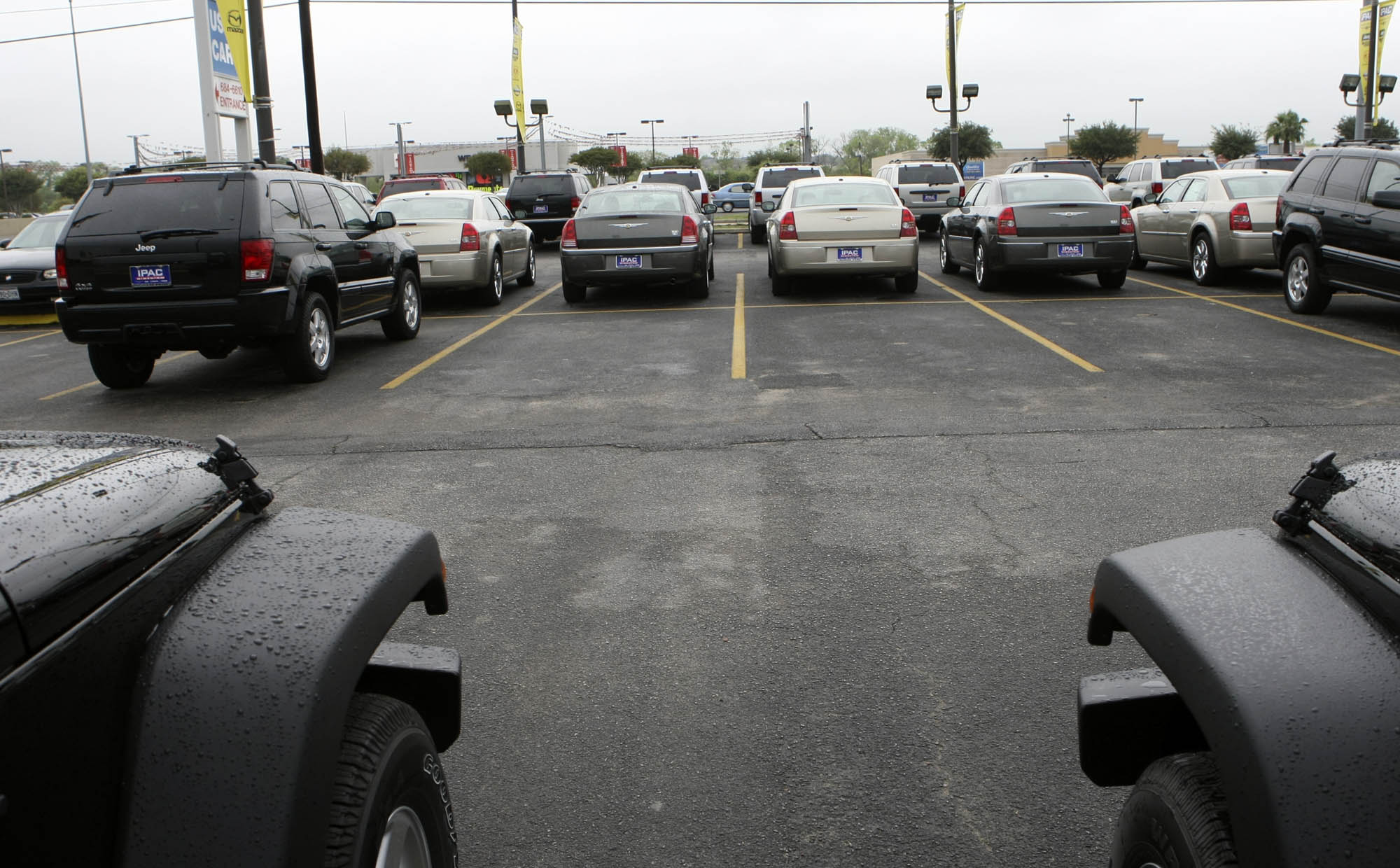 Two San Antonio auto dealerships face discrimination suit