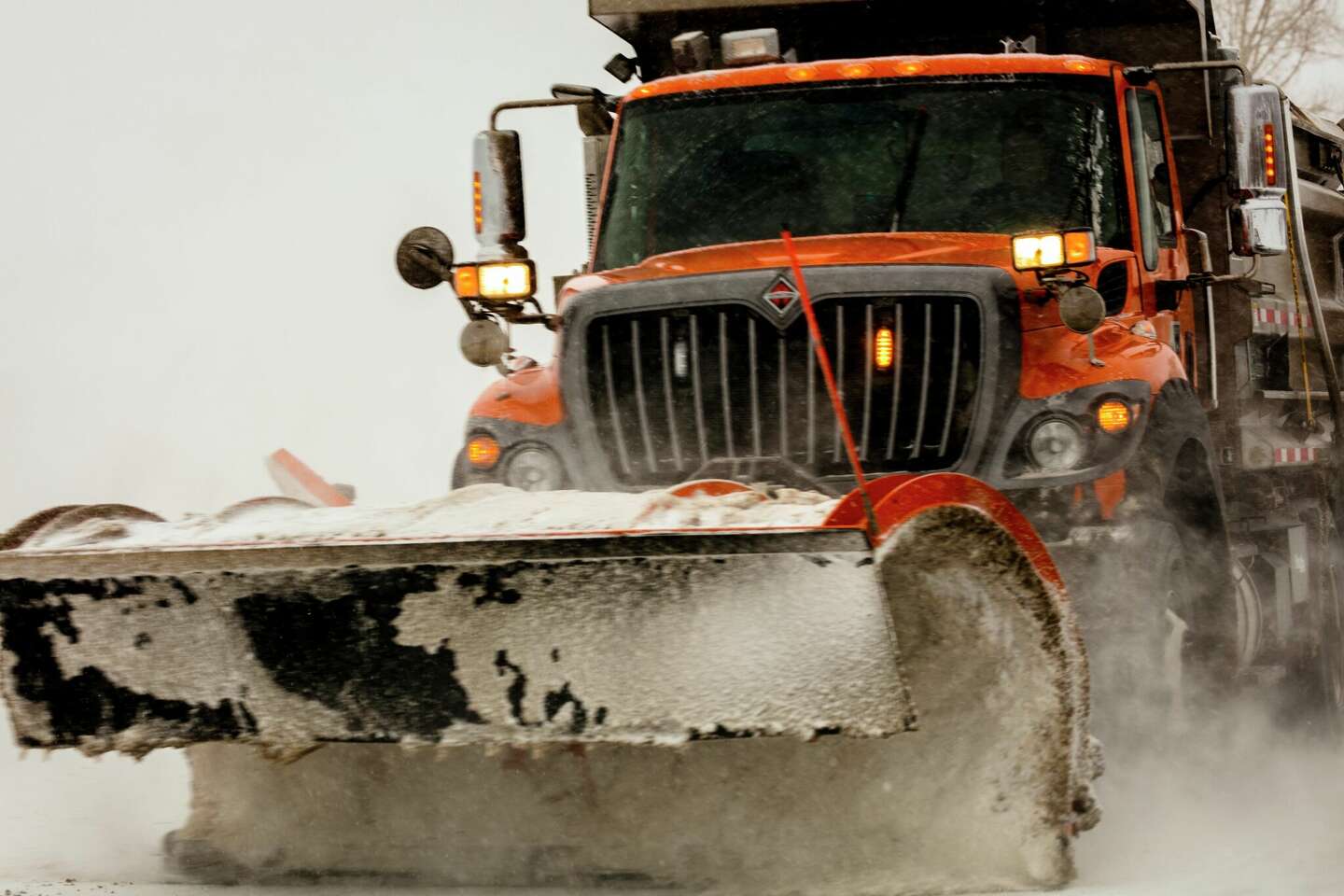 Illinois DOT hiring 270 seasonal workers for snow removal