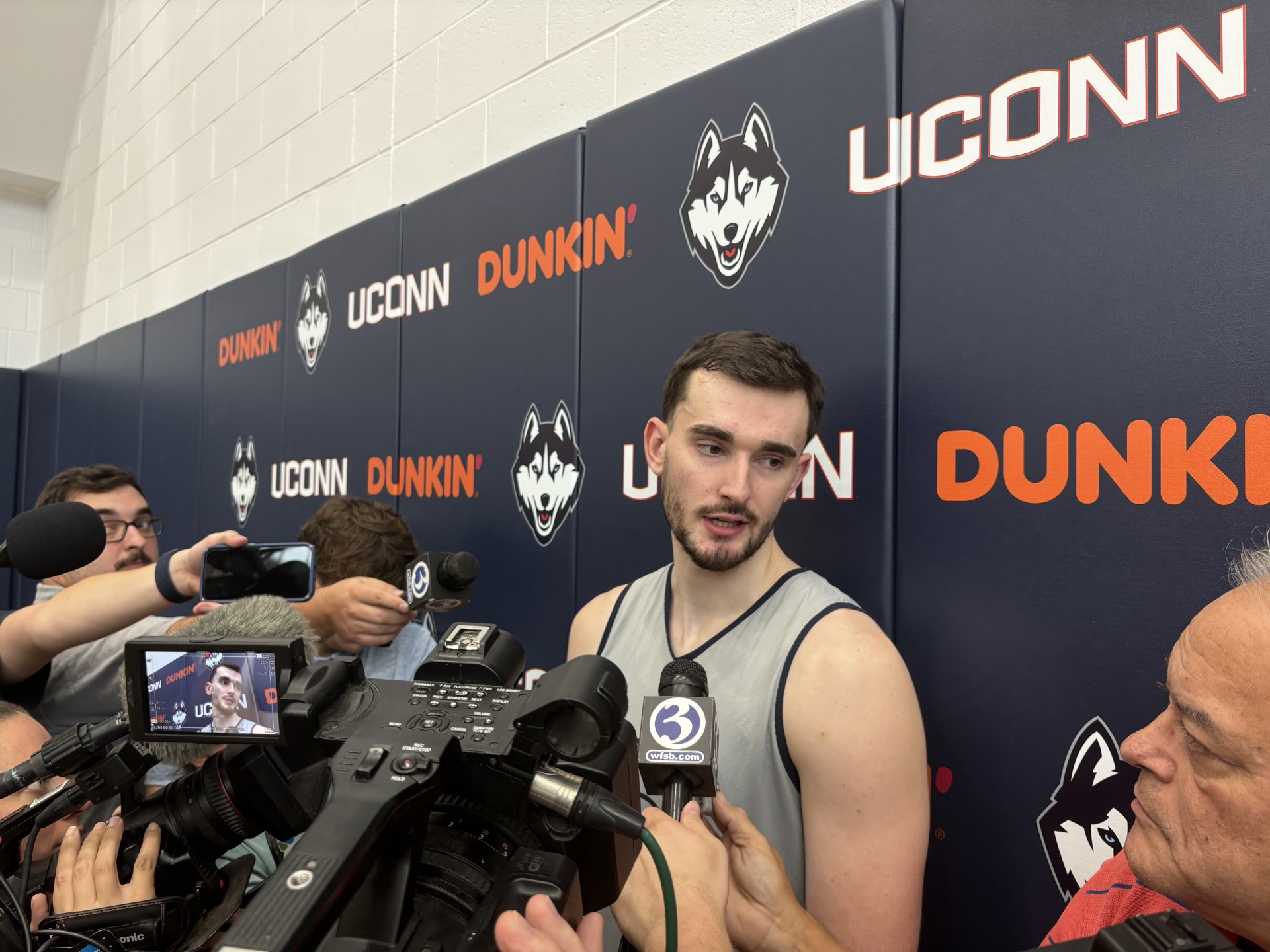 UConn men's basketball team need veterans to step up as leaders
