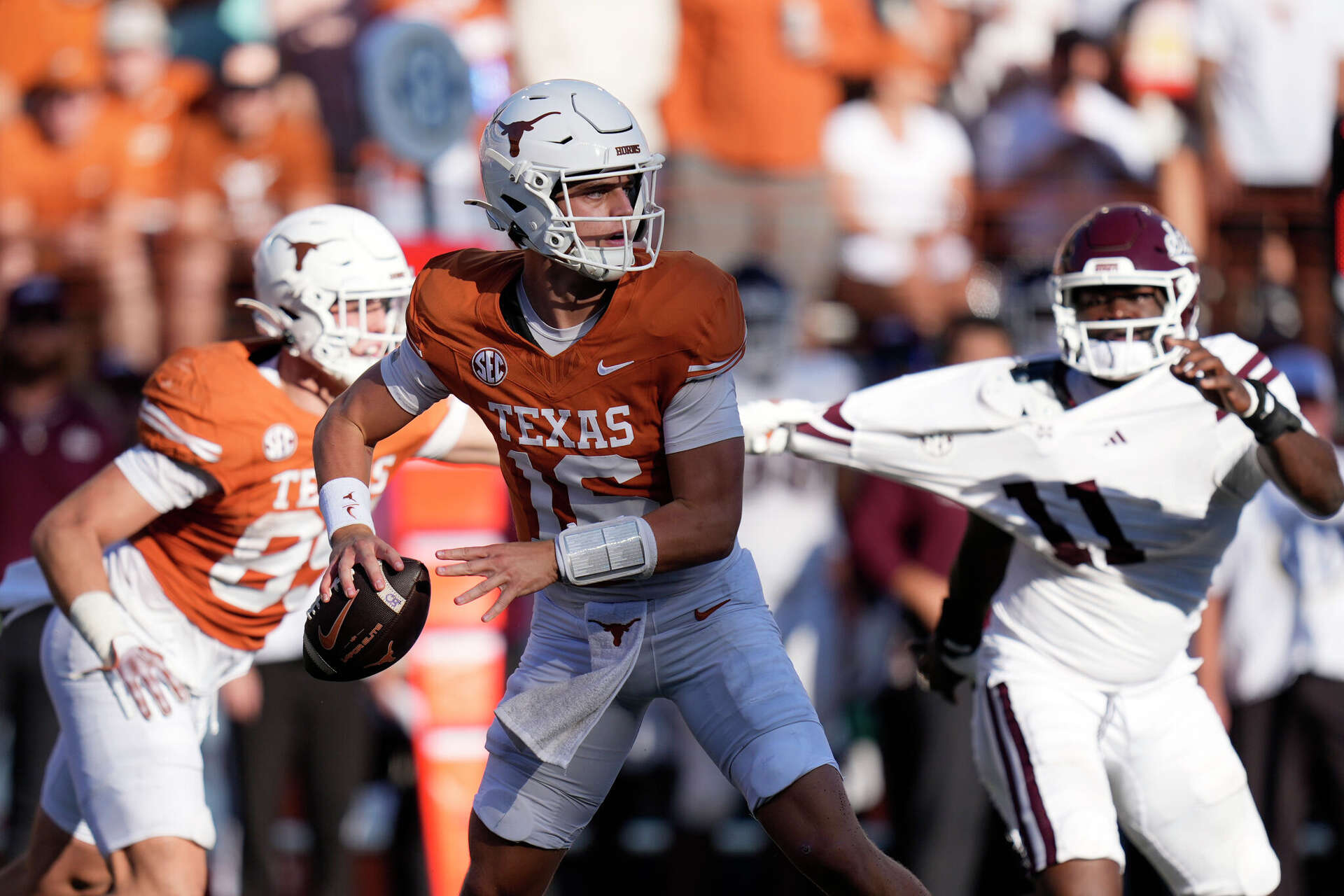 Texas Longhorns football: Arch Manning leads win over Mississippi St.