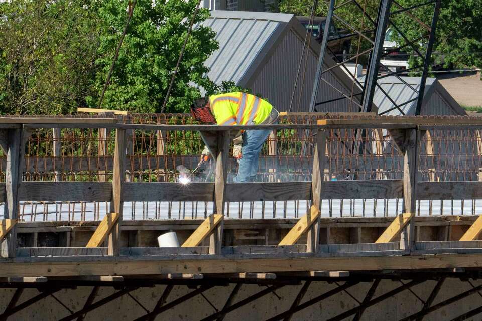 Loop Connector Ramp Ramps at Loop 610 and Texas set to open in mid-October, TxDOT says