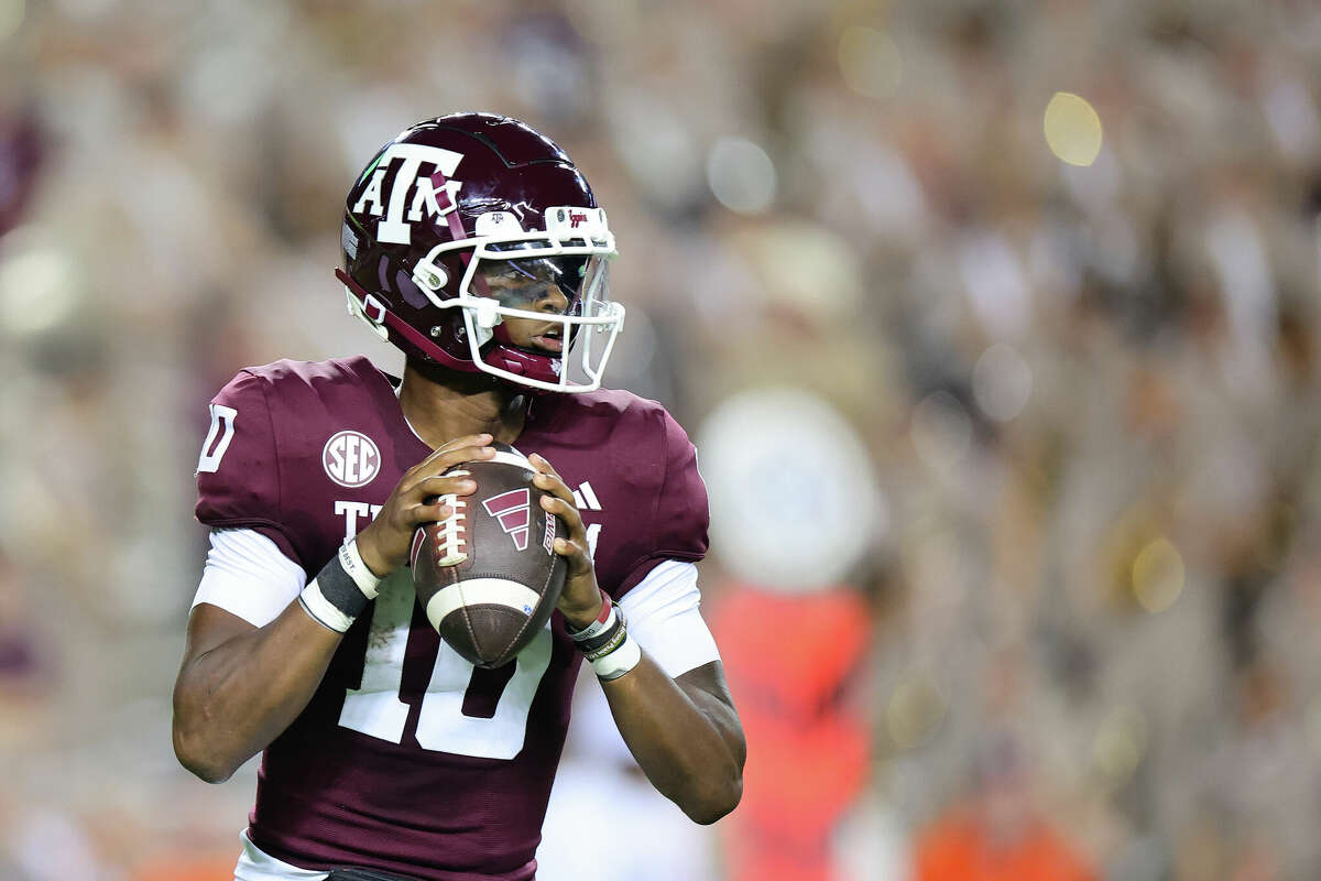 COLLEGE STATION, TEXAS - SEPTEMBER 21: Marcel Reed #10 of the Texas A&M Aggies looks before passing against the Bowling Green Falcons during the first half at Kyle Field on September 21, 2024 in College Station, Texas. (Photo by Alex Slitz/Getty Images)