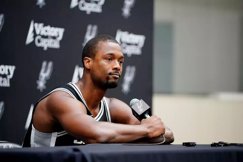 San Antonio Spurs, Gregg Popovich greet Harrison Barnes like long-lost love