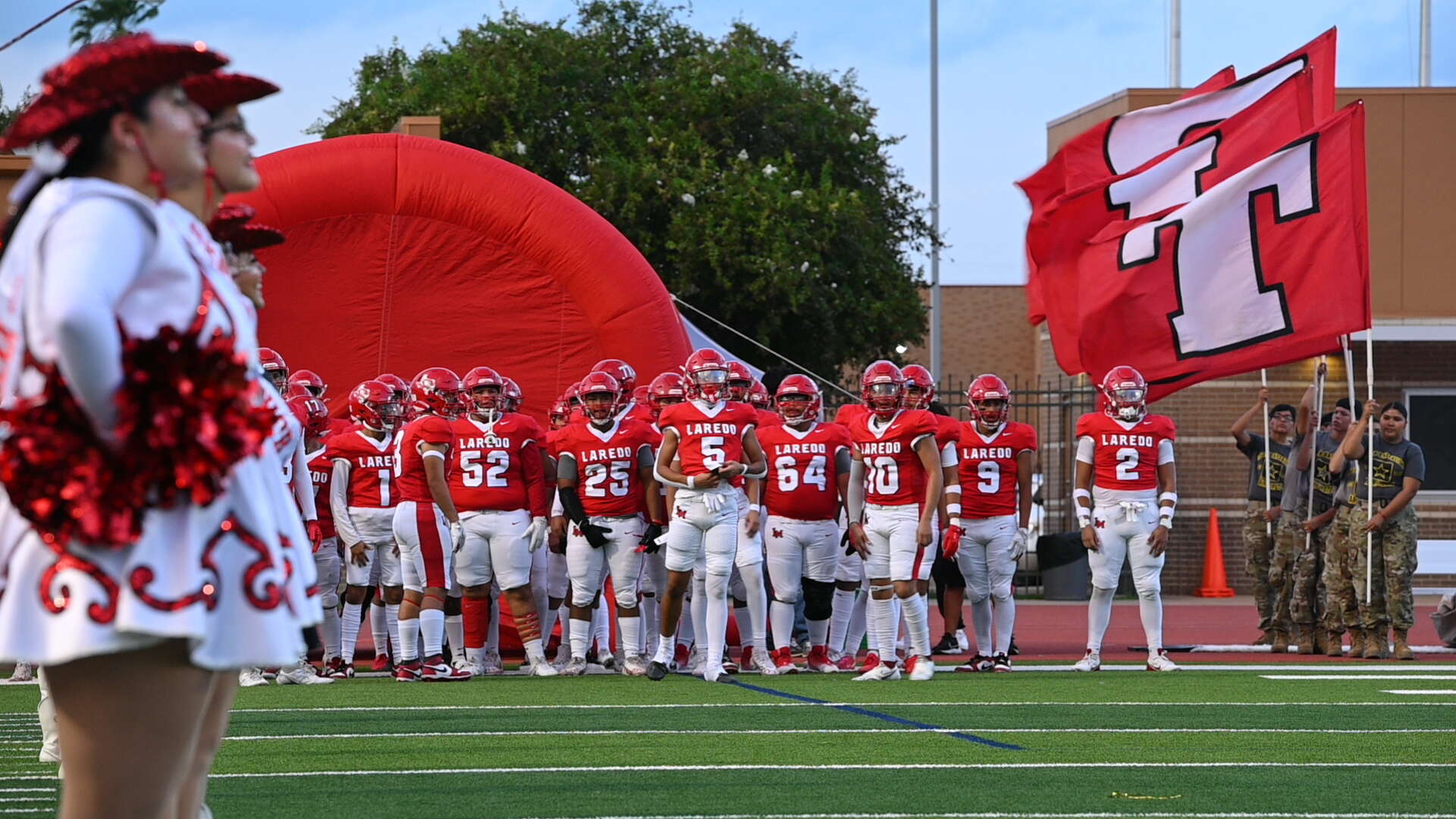 Laredo's Martin and Nixon face off in historic rivalry football game