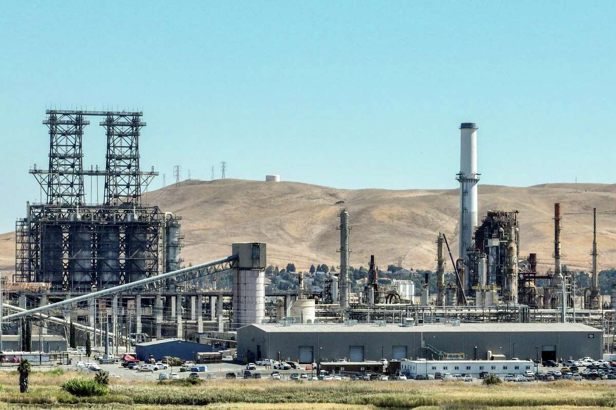 Air quality regulators issue near-record $5 million fine to Bay Area refinery