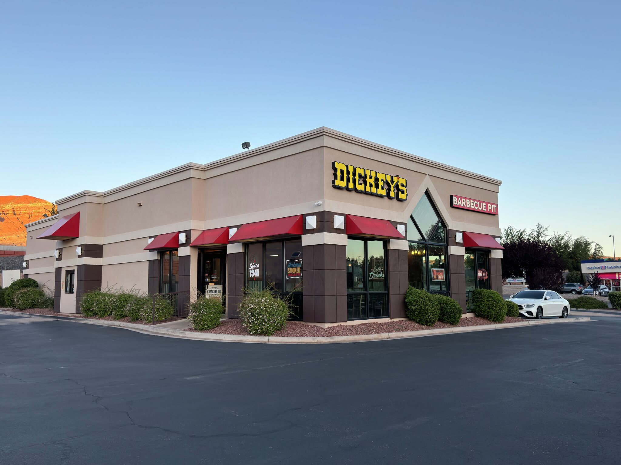 Troubled Texas barbecue chain closes 30 more locations - Chron
