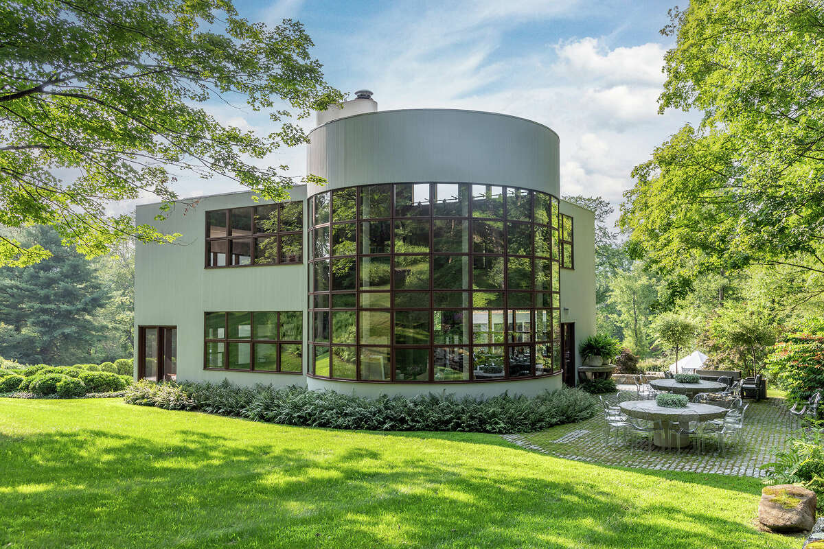 Guess the price of CT house designed by the man behind Guggenheim renovation